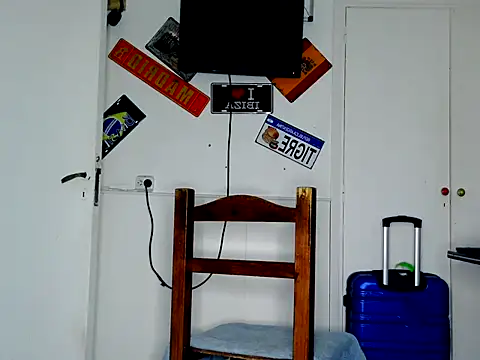 freddymdq100 online show from 04-22-26, 08:32
