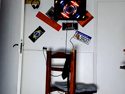 freddymdq100 online show from 05-03-26, 04:40