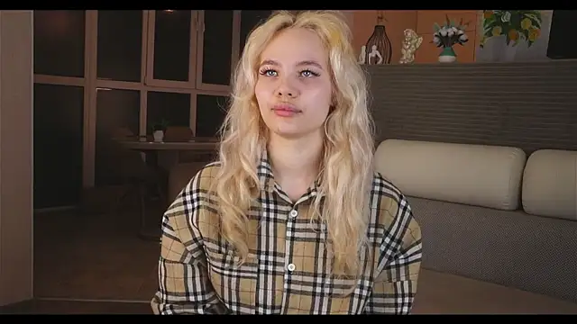 Snapshot of _miablonde chatting on 03-24-26, 05:40 miablonde online show from 03-24-26, 05:40