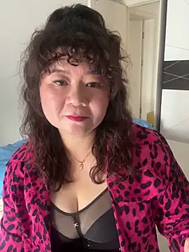 Snapshot of juzi198 chatting on 04-10-26, 02:39 juzi198 online show from 04-10-26, 02:39