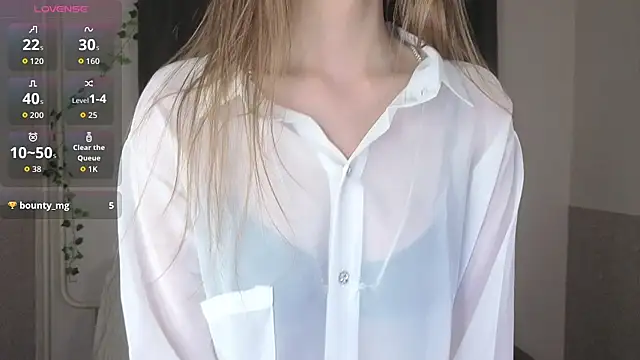 Snapshot of Emily_Nelsonn chatting on 06-27-26, 05:51 Emily Nelsonn online show from 06-27-26, 05:51