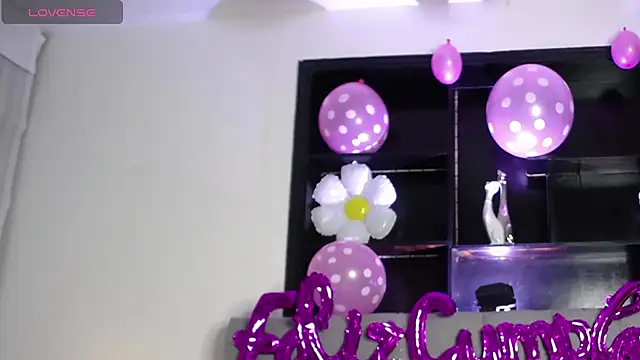 Melannyy V online show from 04-18-26, 02:10