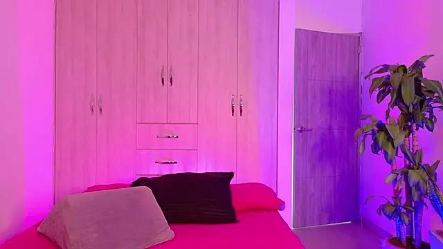 isabellahofmann online show from 04-14-26, 10:27