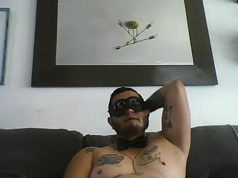 Snapshot of HOTB0Y18 chatting on 03-23-26, 04:22 HOTB0Y18 online show from 03-23-26, 04:22