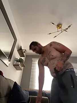 HOTB0Y18 online show from 06-18-26, 06:56