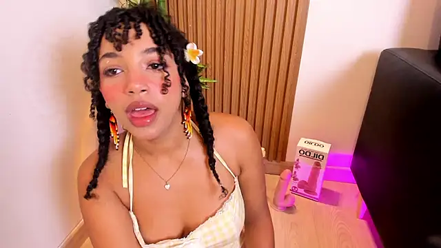 Snapshot of JazmyXXX chatting on 06-20-26, 08:33 JazmyXXX online show from 06-20-26, 08:33