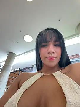 Snapshot of MonserratJons01 chatting on 05-31-26, 03:08 MonserratJons01 online show from 05-31-26, 03:08