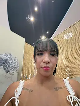 Snapshot of MonserratJons01 chatting on 06-08-26, 03:12 MonserratJons01 online show from 06-08-26, 03:12