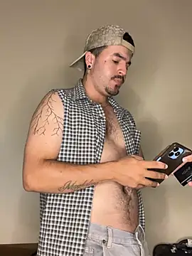 Snapshot of JhanHeat chatting on 04-01-26, 01:39 JhanHeat online show from 04-01-26, 01:39