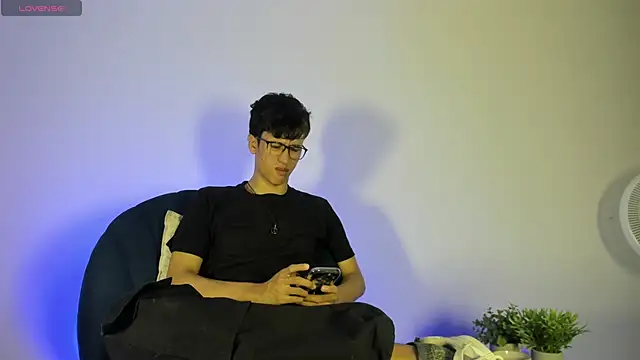 Snapshot of jhonny_morrone chatting on 03-31-26, 03:19 jhonny morrone online show from 03-31-26, 03:19