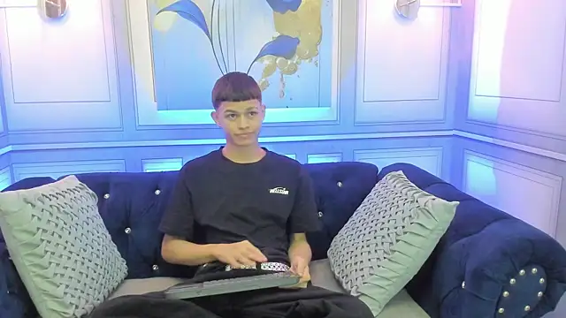 Snapshot of Apolo_jonnes chatting on 03-25-26, 02:28 Apolo jonnes online show from 03-25-26, 02:28