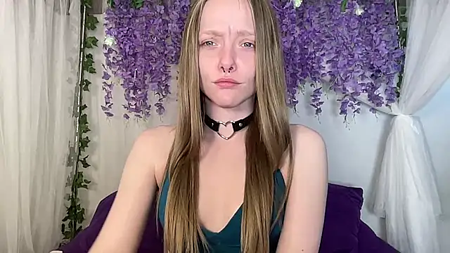 Snapshot of ElfGirlAna chatting on 06-04-26, 02:56 ElfGirlAna online show from 06-04-26, 02:56