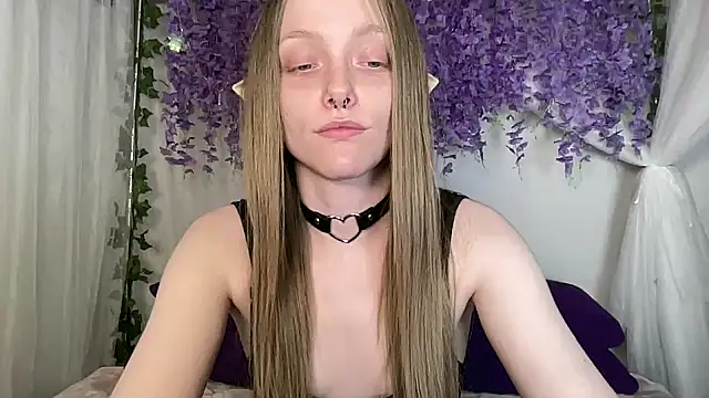 Snapshot of ElfGirlAna chatting on 06-11-26, 02:37 ElfGirlAna online show from 06-11-26, 02:37