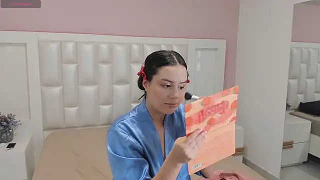KylieLumi online show from 03-25-26, 12:00