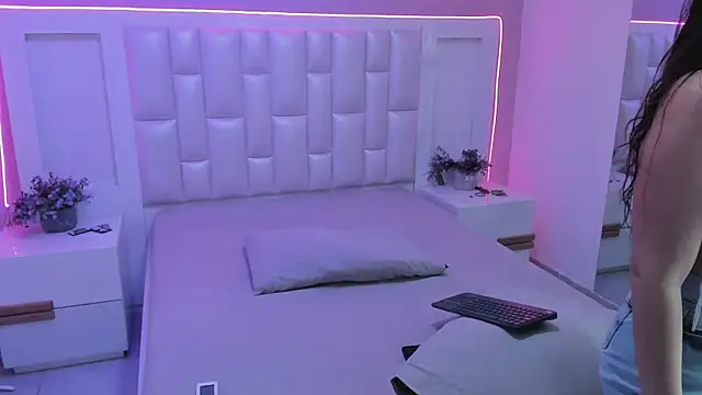 KylieLumi online show from 04-01-26, 11:55