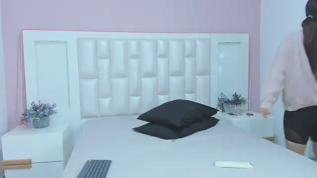 KylieLumi online show from 04-02-26, 12:03