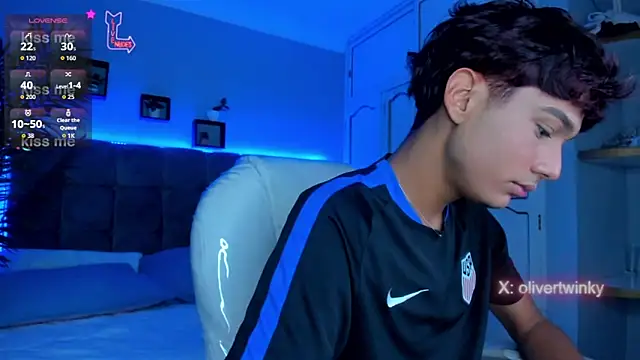 Oliver20   online show from 03-22-26, 04:38