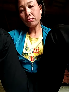 Snapshot of Meo-concute chatting on 04-15-26, 03:35 Meo-concute online show from 04-15-26, 03:35