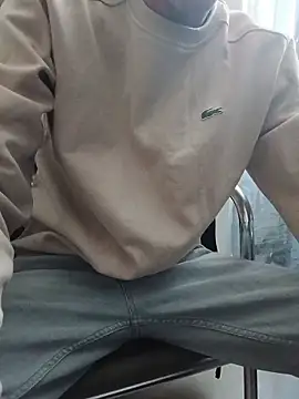 Snapshot of Skinboy06 chatting on 03-24-26, 11:04 Skinboy06 online show from 03-24-26, 11:04