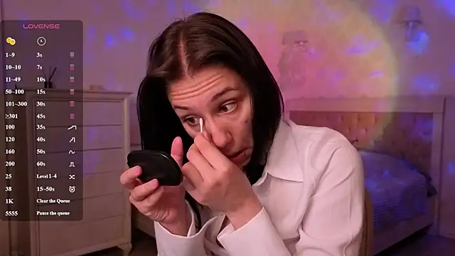 MilaVey online show from 06-17-26, 07:04
