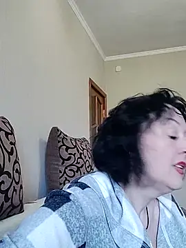 HelgaDennis online show from 04-15-26, 06:53