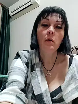 HelgaDennis online show from 04-23-26, 08:33