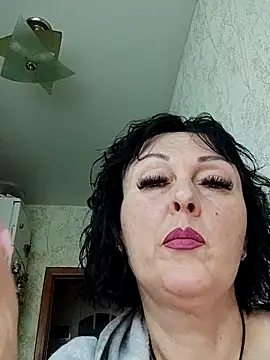 HelgaDennis online show from 04-27-26, 04:10