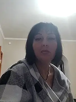 HelgaDennis online show from 04-28-26, 05:51