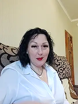 HelgaDennis online show from 06-18-26, 07:30