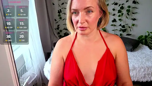 MonikFoxi online show from 08-08-26, 04:47