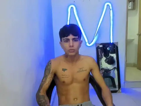 Snapshot of _latinhot_420_ chatting on 04-01-26, 10:40 latinhot 420 online show from 04-01-26, 10:40