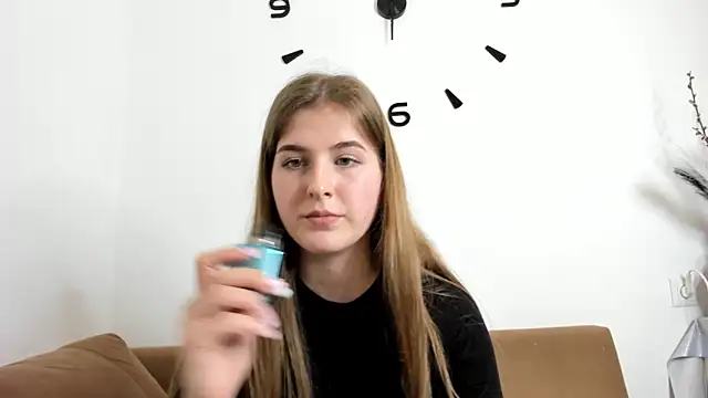 Snapshot of OhMyAlice chatting on 03-28-26, 09:14 OhMyAlice online show from 03-28-26, 09:14