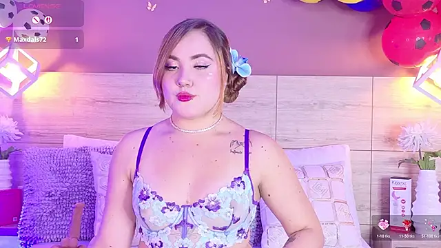 ElenaGilbertAdams online show from 06-22-26, 01:41