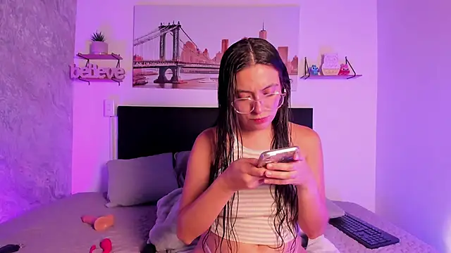 SofiaLujan  online show from 04-29-26, 11:55