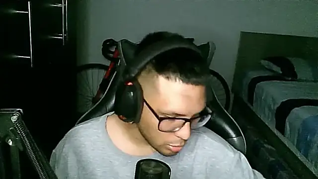 Snapshot of NatoVR chatting on 04-04-26, 06:55 NatoVR online show from 04-04-26, 06:55