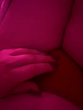 Snapshot of likiaaaaa chatting on 04-02-26, 01:03 likiaaaaa online show from 04-02-26, 01:03