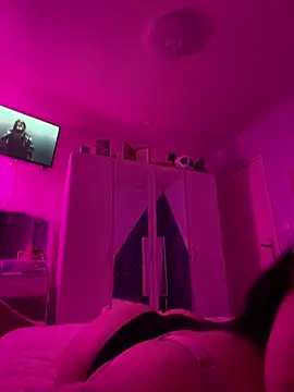 Snapshot of likiaaaaa chatting on 04-02-26, 08:17 likiaaaaa online show from 04-02-26, 08:17