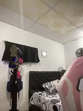 Blowjob-Queen  online show from 06-27-26, 03:44