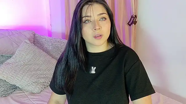 Snapshot of CamilaRougee chatting on 04-06-26, 01:56 CamilaRougee online show from 04-06-26, 01:56