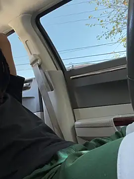 Mr11inchesnluvv online show from 04-26-26, 08:17