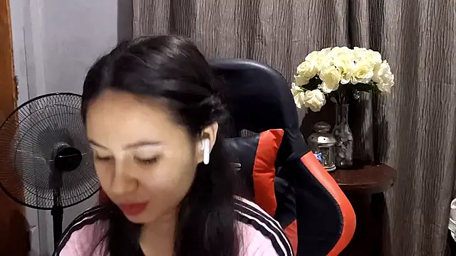 Snapshot of SeleneChiang chatting on 03-22-26, 11:24 SeleneChiang online show from 03-22-26, 11:24