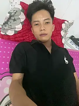 Nguyencuong1999 online show from 04-12-26, 06:02