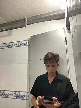 Nguyencuong1999 online show from 04-29-26, 11:25