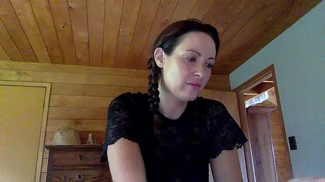 Snapshot of HANA478 chatting on 04-10-26, 10:14 HANA478 online show from 04-10-26, 10:14