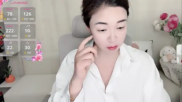 Snapshot of ZestYonder chatting on 05-24-26, 07:24 ZestYonder online show from 05-24-26, 07:24