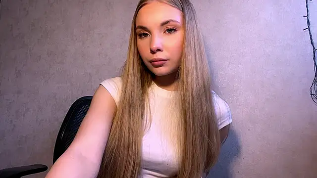 CarolineNine online show from 05-15-26, 02:46