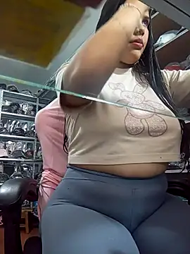 venuslaferte  online show from 04-24-26, 07:27