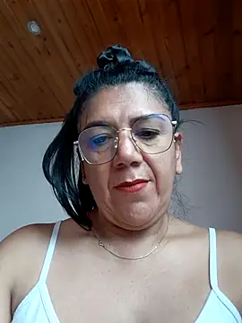 Snapshot of Mielx chatting on 05-16-26, 10:19 Mielx online show from 05-16-26, 10:19