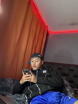 Snapshot of lyan_C chatting on 03-21-26, 04:39 lyan C online show from 03-21-26, 04:39