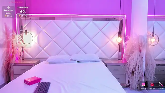 Snapshot of khathieeBelle chatting on 04-06-26, 06:42 khathieeBelle online show from 04-06-26, 06:42